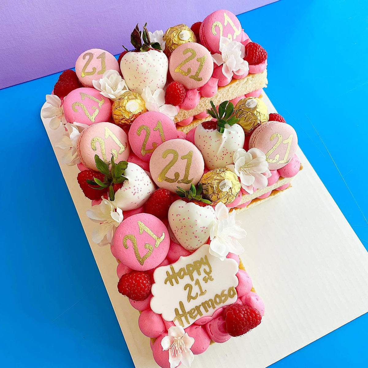 Medium Letter Cake (8+ Servings) – Lex&Roses Cakes